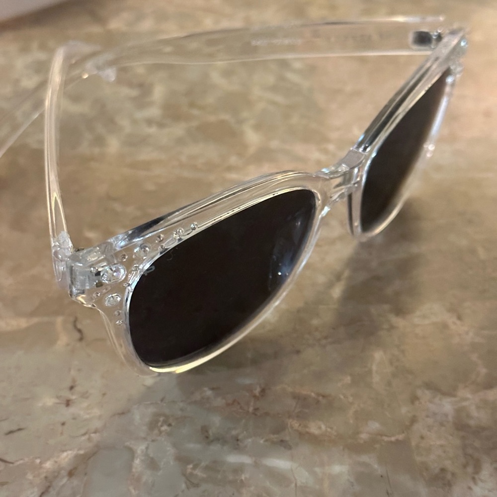 Prive Revaux The Daredevil blue light reader glasses in Crystal